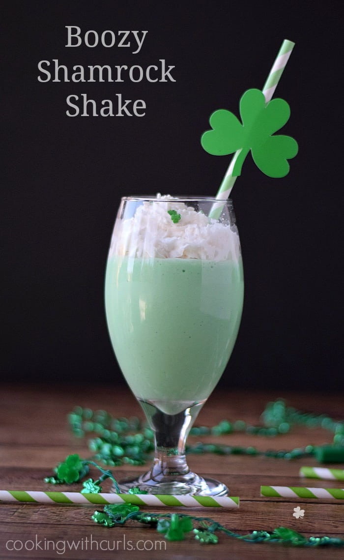 A Boozy Shamrock Shake for adults, and perfect for St. Patrick's Day | cookingwithcurls.com