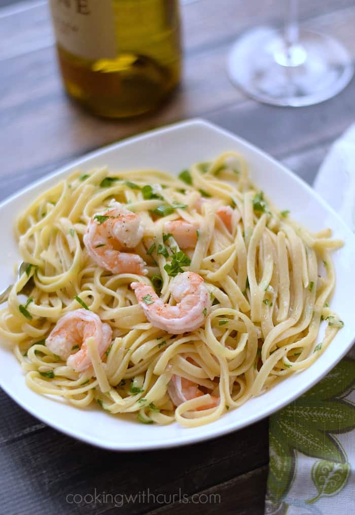 Italian Shrimp Linguine is what's for dinner tonight cookingwithcurls.com