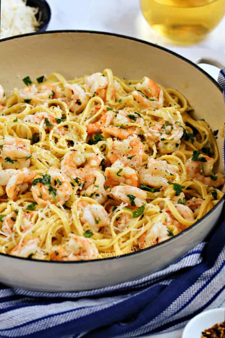 Garlic Shrimp Pasta - Cooking with Curls