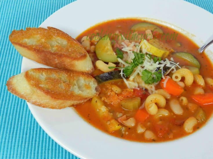 Minnestrone Soup by cookingwithcurls.com