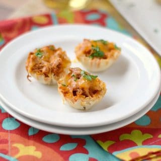 These Chicken Enchilada Bites are ready in 15 minutes and you only need 5 ingredients! cookingwithcurls.com