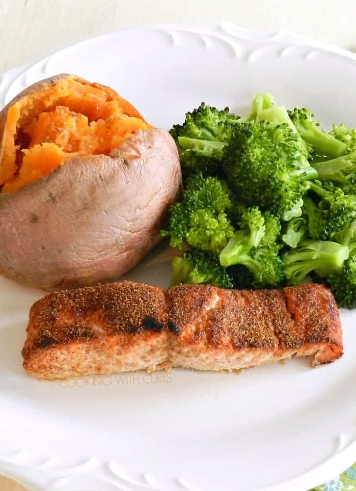 This Spice Rubbed Salmon is super easy to prepare and healthy too! cookingwithcurls.com