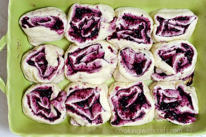Blueberry Sweet Rolls slice cookingwithcurls.com