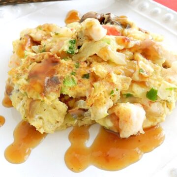 Egg Foo Young is a lot like a Chinese fritatta, and makes an excellent breakfast! cookingwithcurls.com