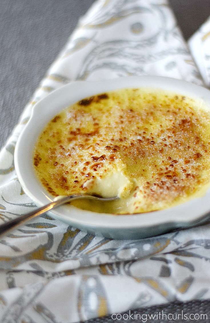 This rich and creamy Eggnog Creme Brulee is the perfect dessert during the holidays, and so much easier to make than you would expect {dairy-free option} | cookingwithcurls.com