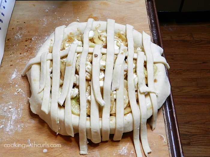 Lattice Top Apple Pie fold 2 cookingwithcurls.com