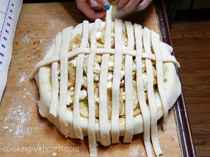 Lattice Top Apple Pie horizontal cookingwithcurls.com