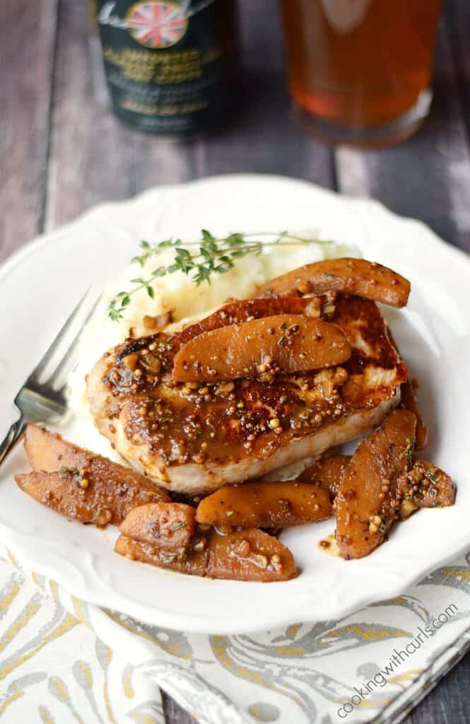 Pork Chops with Apple and Cider Sauce cookingwithcurls.com