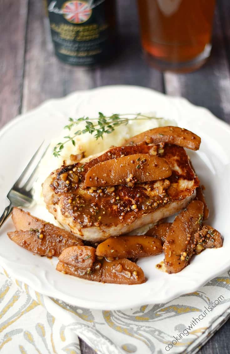 Pork Chops with Apple and Cider Sauce | cookingwithcurls.com