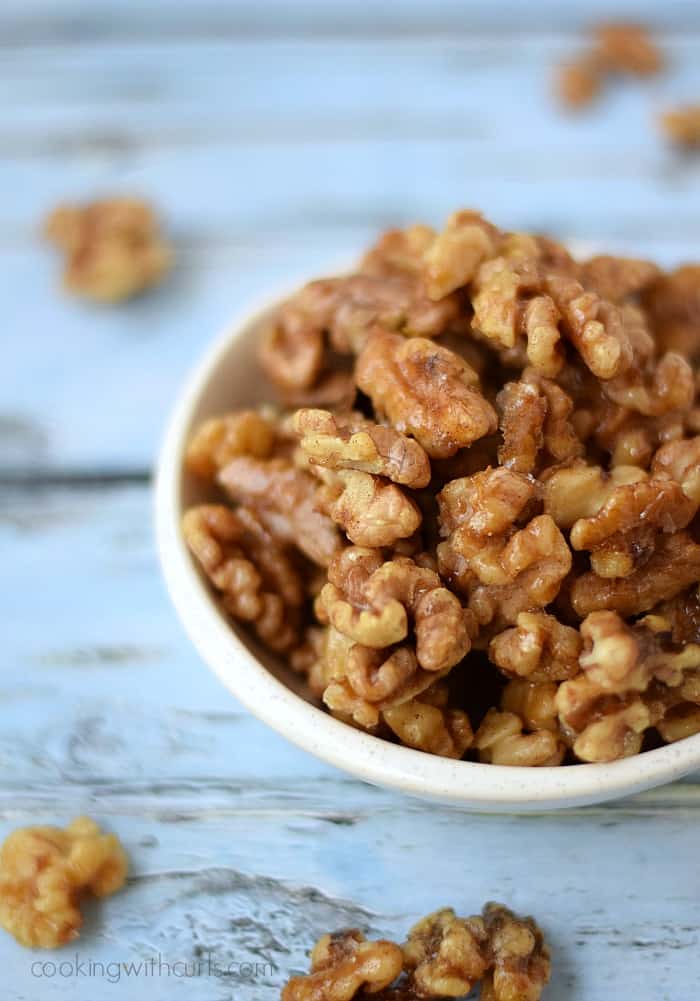 Baklava Honey-Glazed Walnuts | cookingwithcurls.com | #CAWalnuts