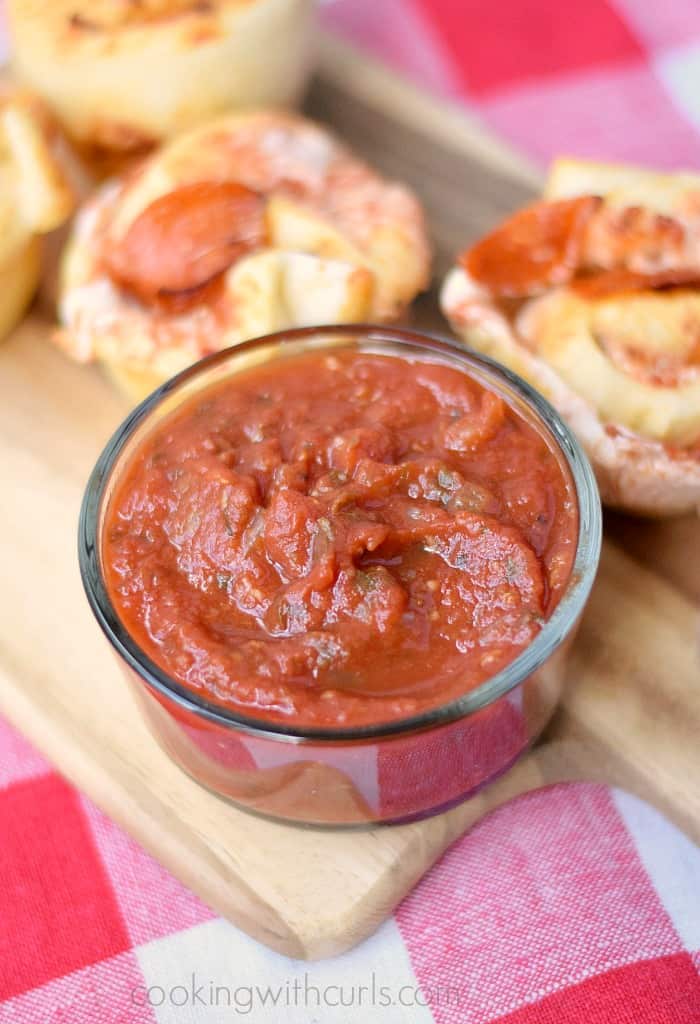 Homemade Pizza Sauce is the perfect dipping sauce for Pepperoni Pizza Muffins! cookingwithcurls.com