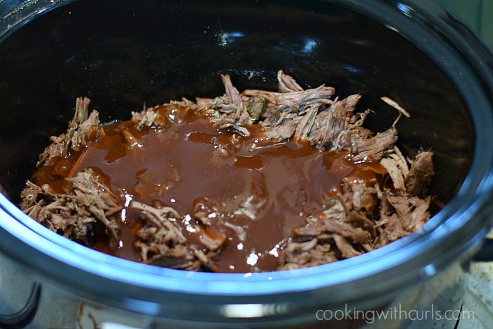 Slow Cooker Barbecue Beef Sandwiches sauce cookingwithcurls.com