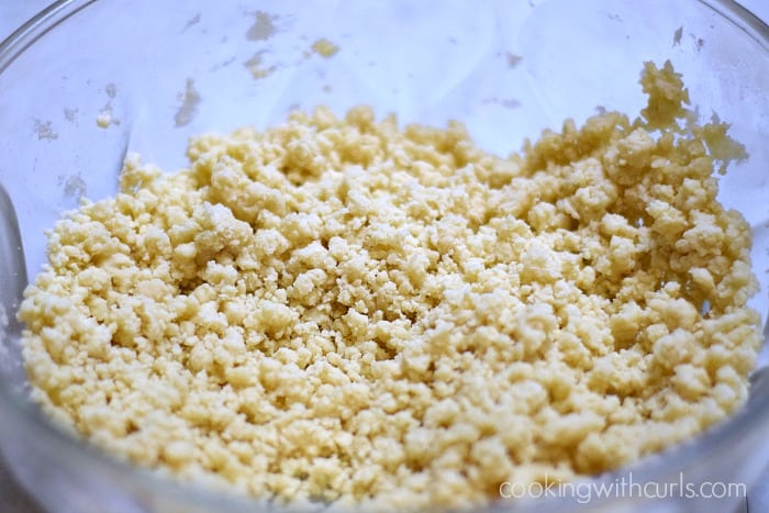 Traditional Shortbread crumbles cookingwithcurls.com