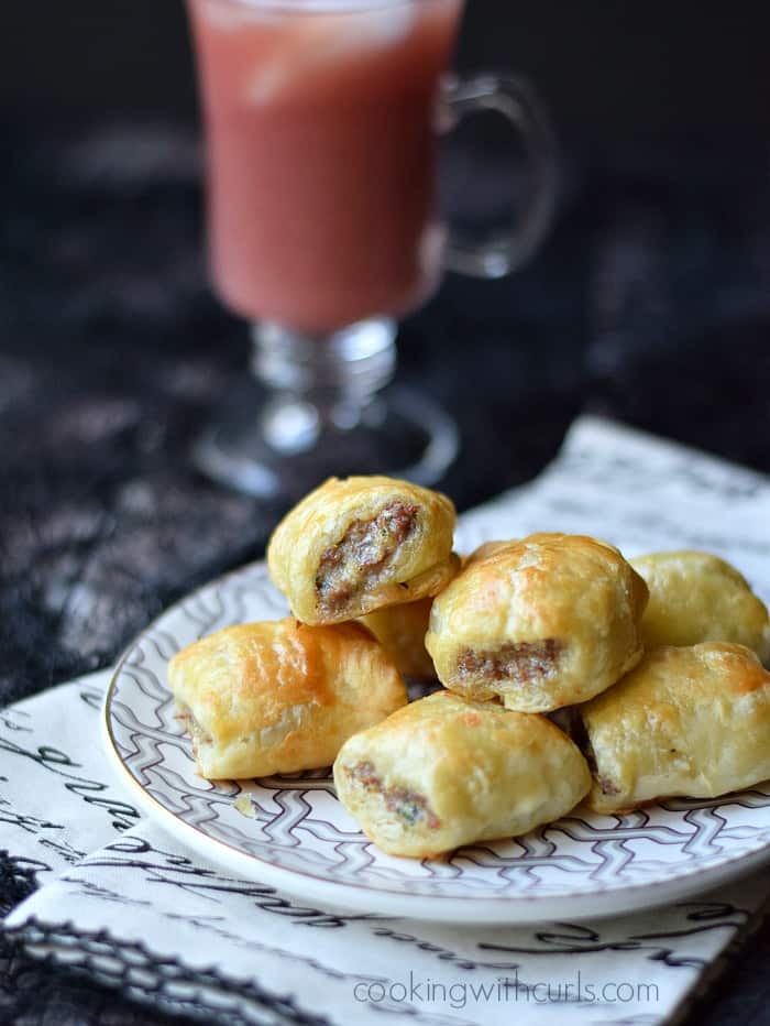 Puff Pastry Sausage Rolls | cookingwithcurls.com