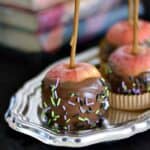 These Gourmet Caramel Apples are the perfect treat for your next Harry Potter Party! cookingwithcurls.com