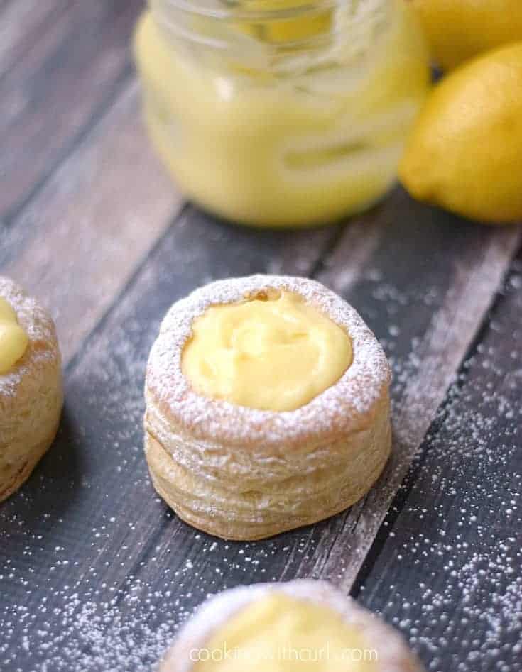 Sweet and tangy Lemon Curd Tarts | cookingwithcurls.com