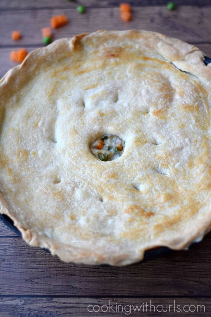 Easy to make Skillet Chicken Pot Pie for dinner tonight | cookingwithcurls.com