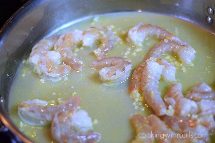 Shrimp Scampi Pizza cook shrimp cookingwithcurls.com