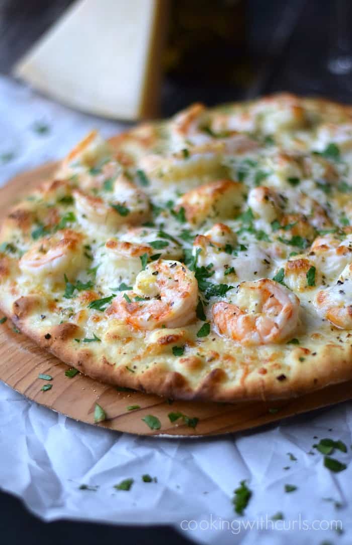 Shrimp Scampi Pizza | cookingwithcurls.com