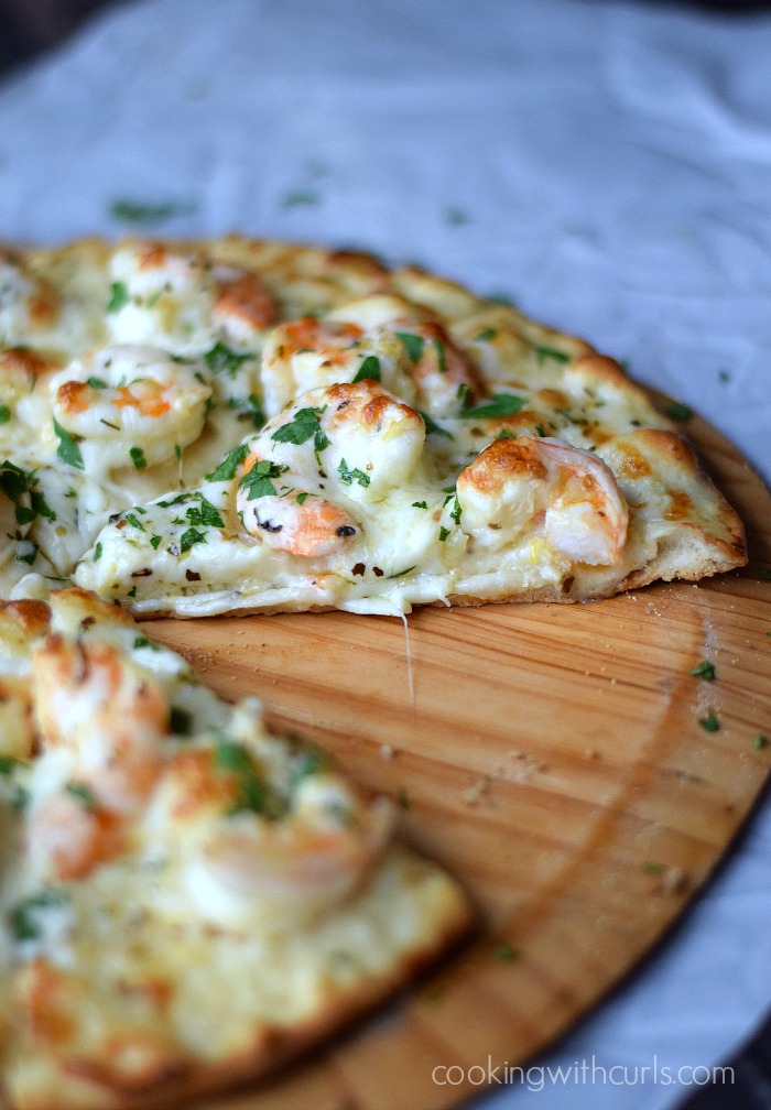 Shrimp Scampi Pizza with a thin, crispy crust, garlic-lemon sauce, and cheeses | cookingwithcurls.com