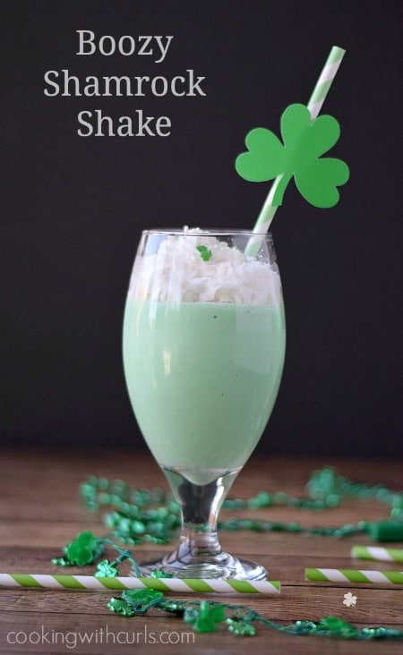 A-Boozy-Shamrock-Shake-for-adults-and-perfect-for-St.-Patricks-Day-cookingwithcurls.com_450