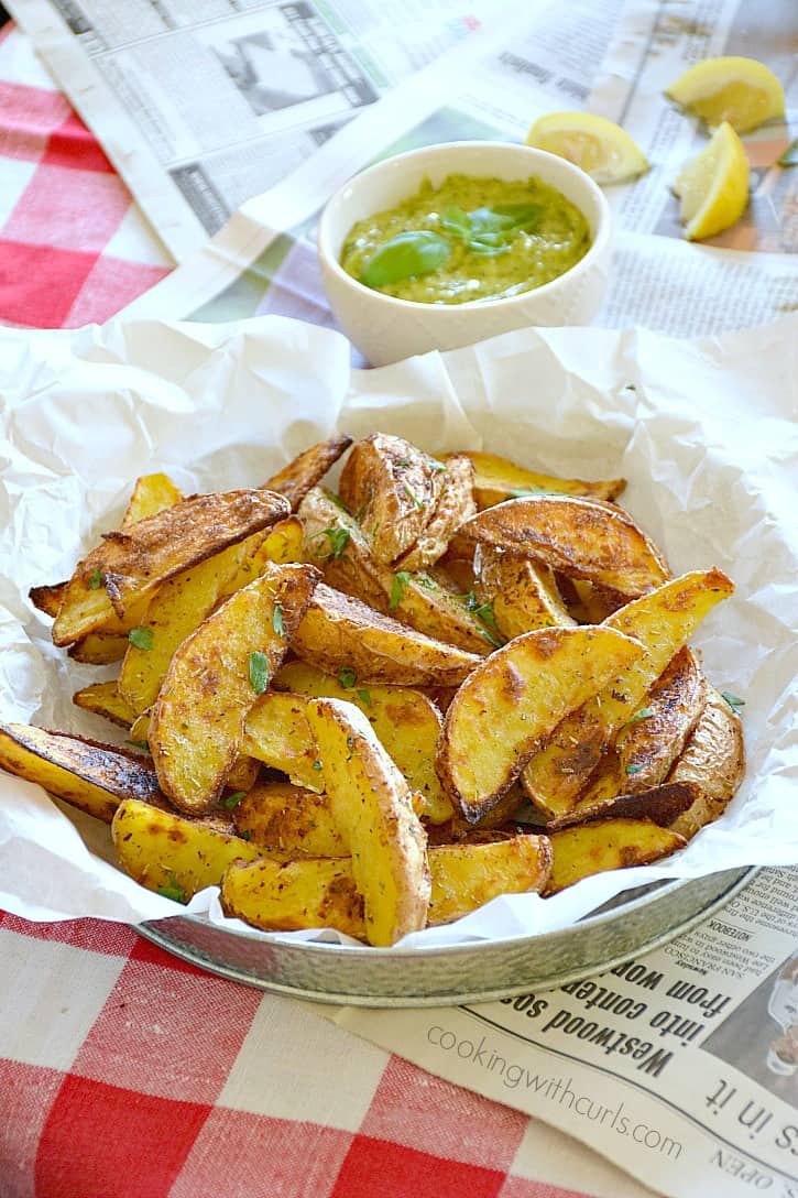 Baked Potato Wedges are perfect served along side Alaskan Seafood! cookingwithcurls.com