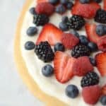 Fresh Berries Cookie Pizza cookingwithcurls.com #springwithdriscolls