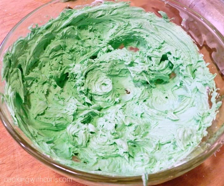 The Best Buttercream Frosting Green cookingwithcurls.com