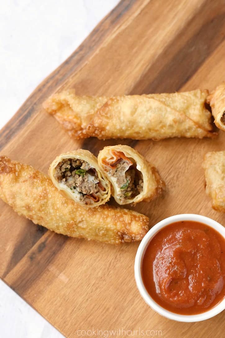 Change up pizza night with these fun Meat Lover's Pizza Rolls!! cookingwithcurls.com
