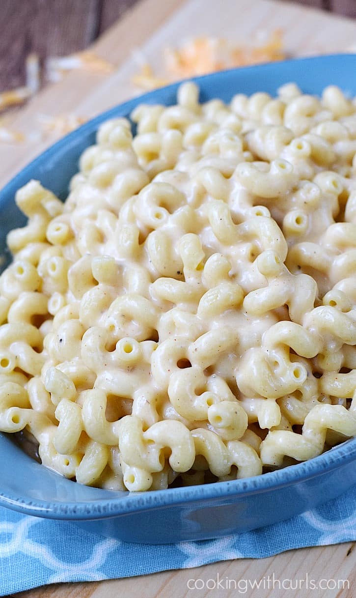Cream and delicious Homemade Macaroni and Cheese | cookingwithcurls.com