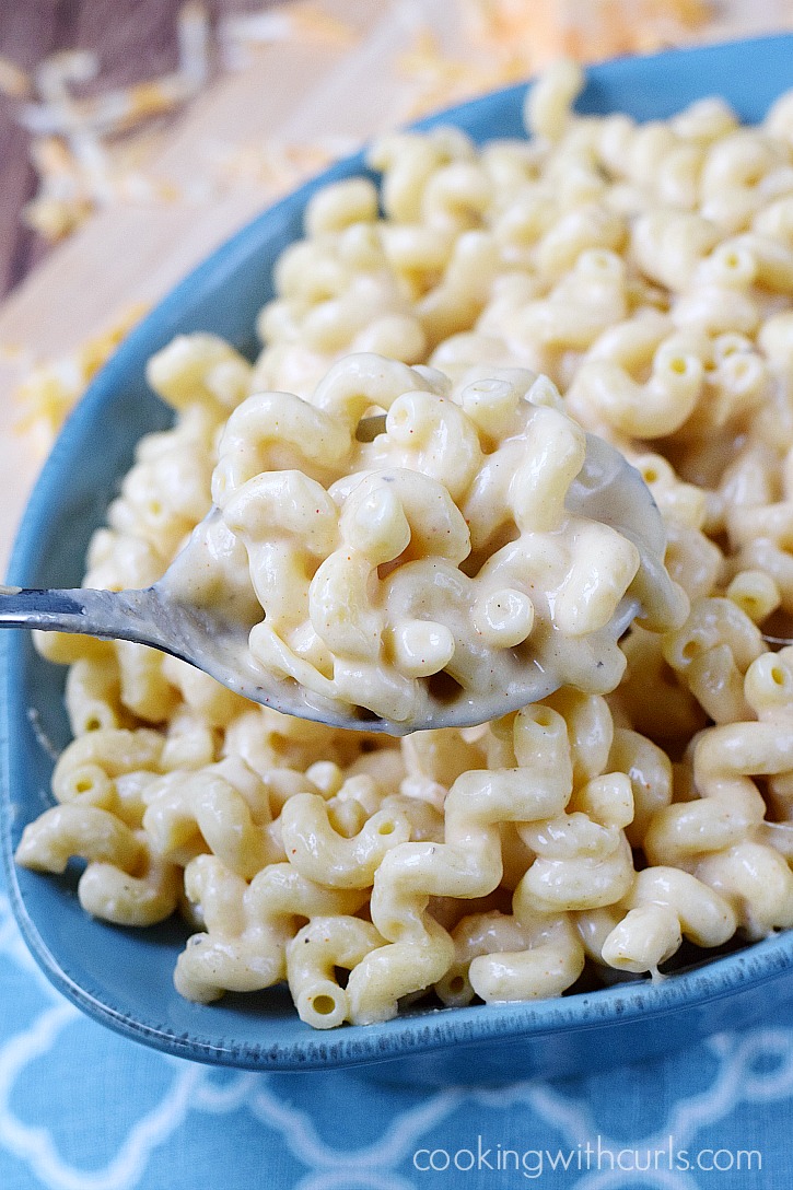 Homemade Macaroni and Cheese - childhood favorite without all of the chemicals cookingwithcurls.com