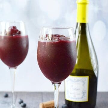 Wine Smoothie - the perfect summer time slushie for adults cookingwithcurls.com