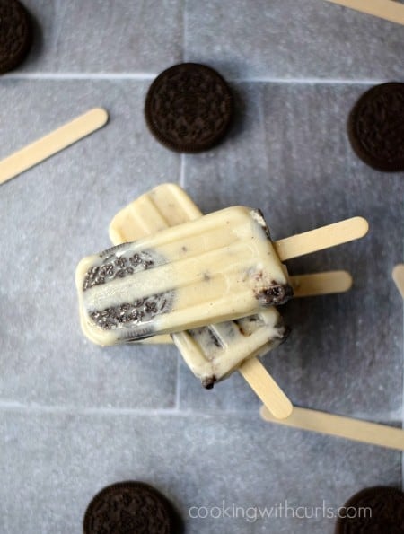 Cookies and Cream Pudding Pops cookingwithcurls.com