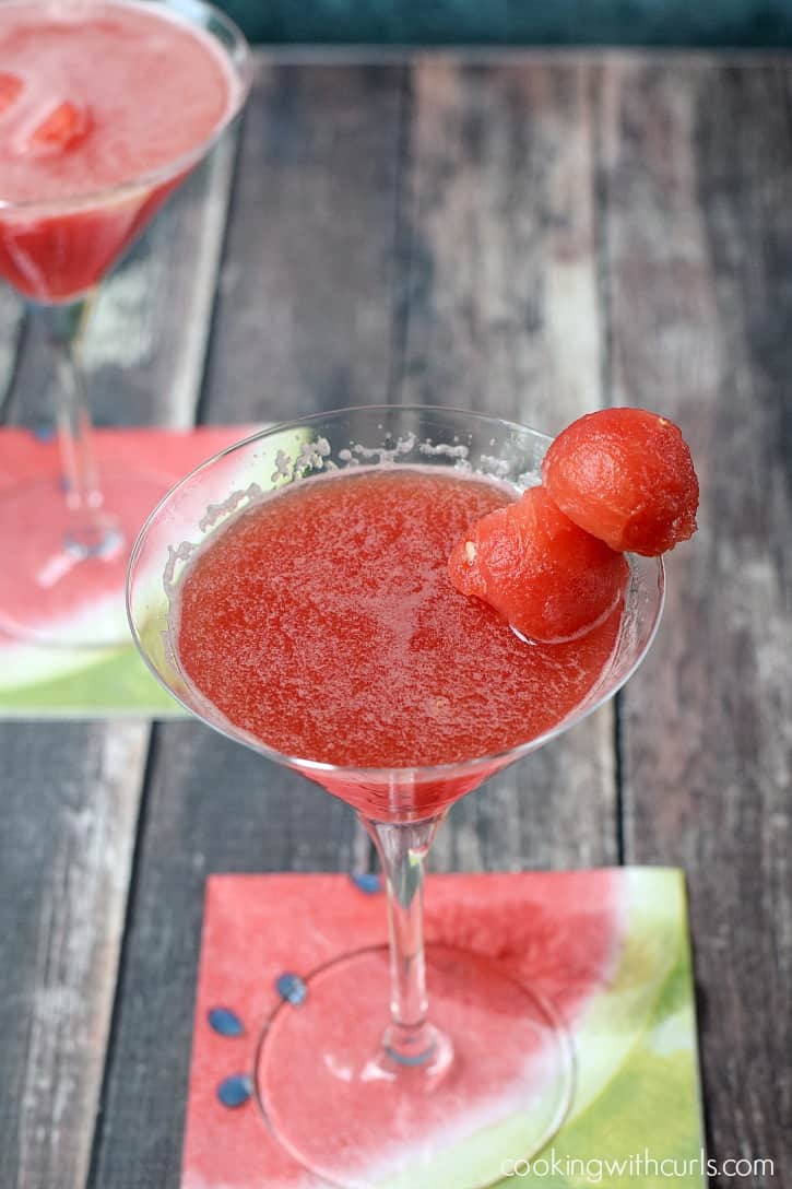 Juicy Watermelon Martinis | cookingwithcurls.com