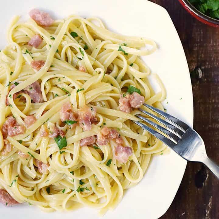 Linguine alla Carbonara Cooking with Curls