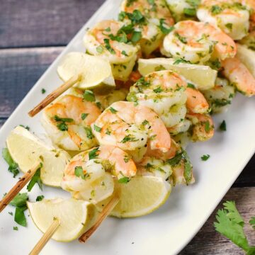 Tangy and delicious Cilantro Lime Shrimp for the perfect appetizer. cookingwithcurls.com