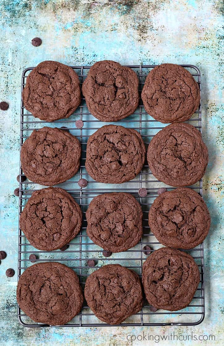Double Chocolate Chocolate Chip Cookies | cookingwithcurls.com