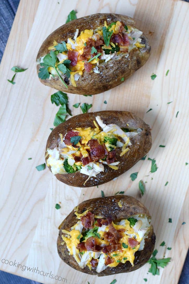 Stuffed Baked Potatoes, for a filling and complete meal | cookingwithcurls.com