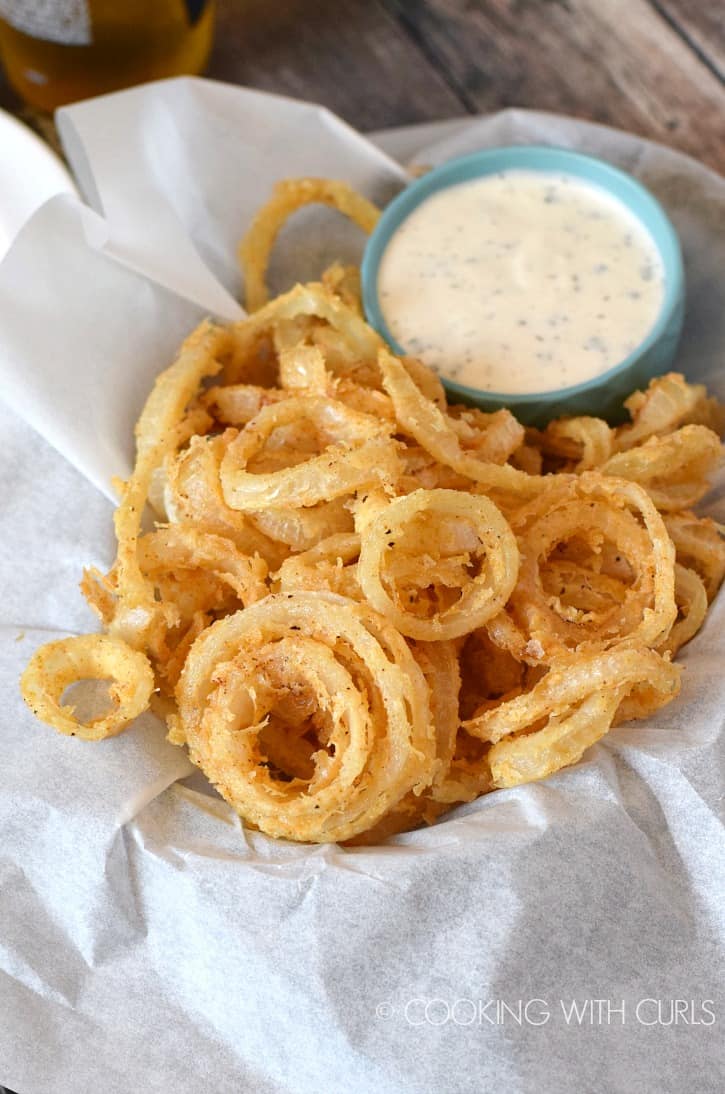 Crispy Onion Rings served with a side of creamy ranch dressing makes the perfect appetizer or side dish! cookingwithcurls.com