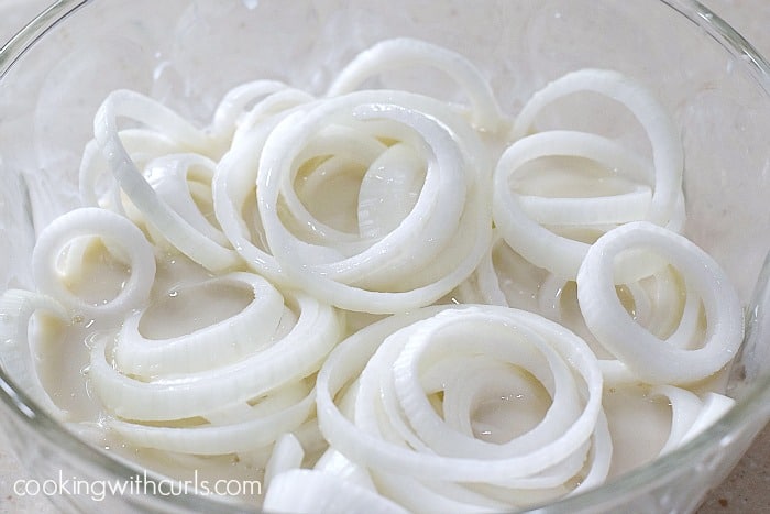 Crispy Onion Rings soak cookingwithcurls.com