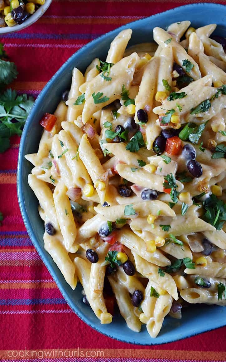 Excite your taste buds and change up your normal dinner routine with Fiesta Macaroni and Cheese | cookingwithcurls.com