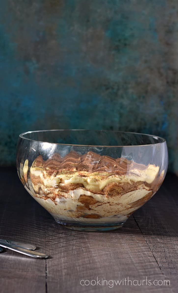 My favorite Italian dessert got a makeover and it's perfection!! Amaretto Tiramisu is the perfect way to end a delicious meal | cookingwithcurls.com