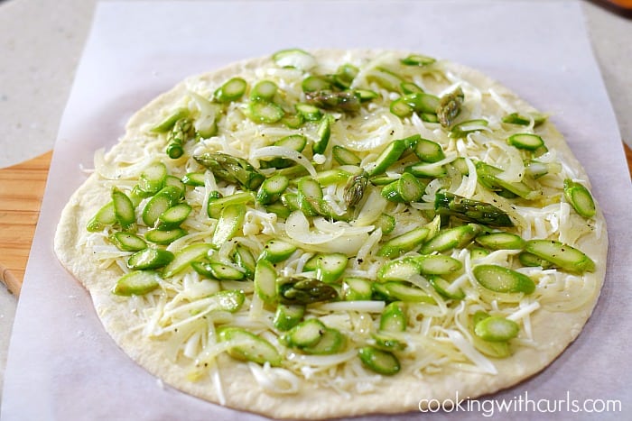 Asparagus Brunch Pizza top cookingwithcurls.com