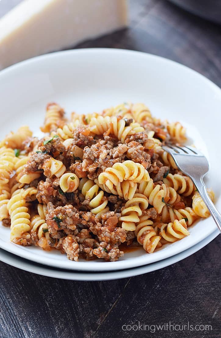 This hearty and delicious Pasta for a Crowd will become a family favorite, and the perfect weeknight meal when life gets crazy | cookingwithcurls.com