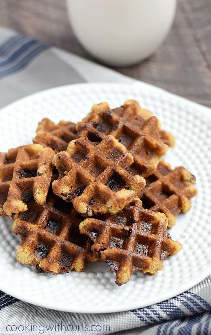 These Chocolate Chip Waffled Cookies are the perfect solution when you're craving cookies, but don't want to turn on the oven | cookingwithcurls.com