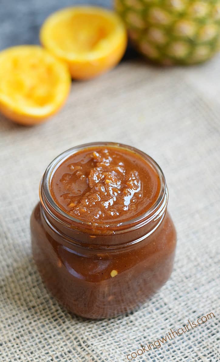 Add some Aloha to your meals with this fruity Hawaiian Barbecue Sauce | cookingwithcurls.com