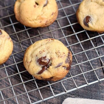 Grilled Chocolate Chip Cookies, no oven required!! cookingwithcurls.com
