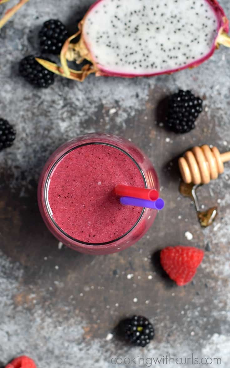 Check out the gorgeous color of this Dragon Fruit Smoothie. It's the perfect way to start the day | cookingwithcurls.com