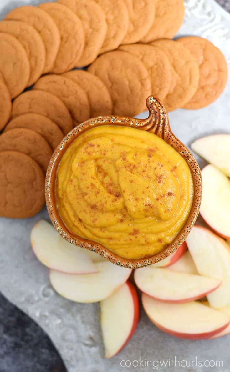 A delicious Dairy-free Pumpkin Spice Dip that is perfect for your next party | cookingwithcurls.com