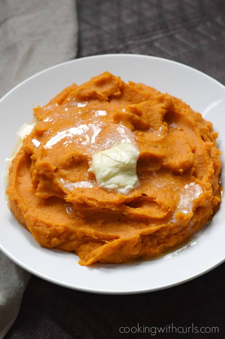 These Mashed Sweet Potatoes are a delicious, healthy side dish that goes perfectly with just about any protein | cookingwithcurls.com